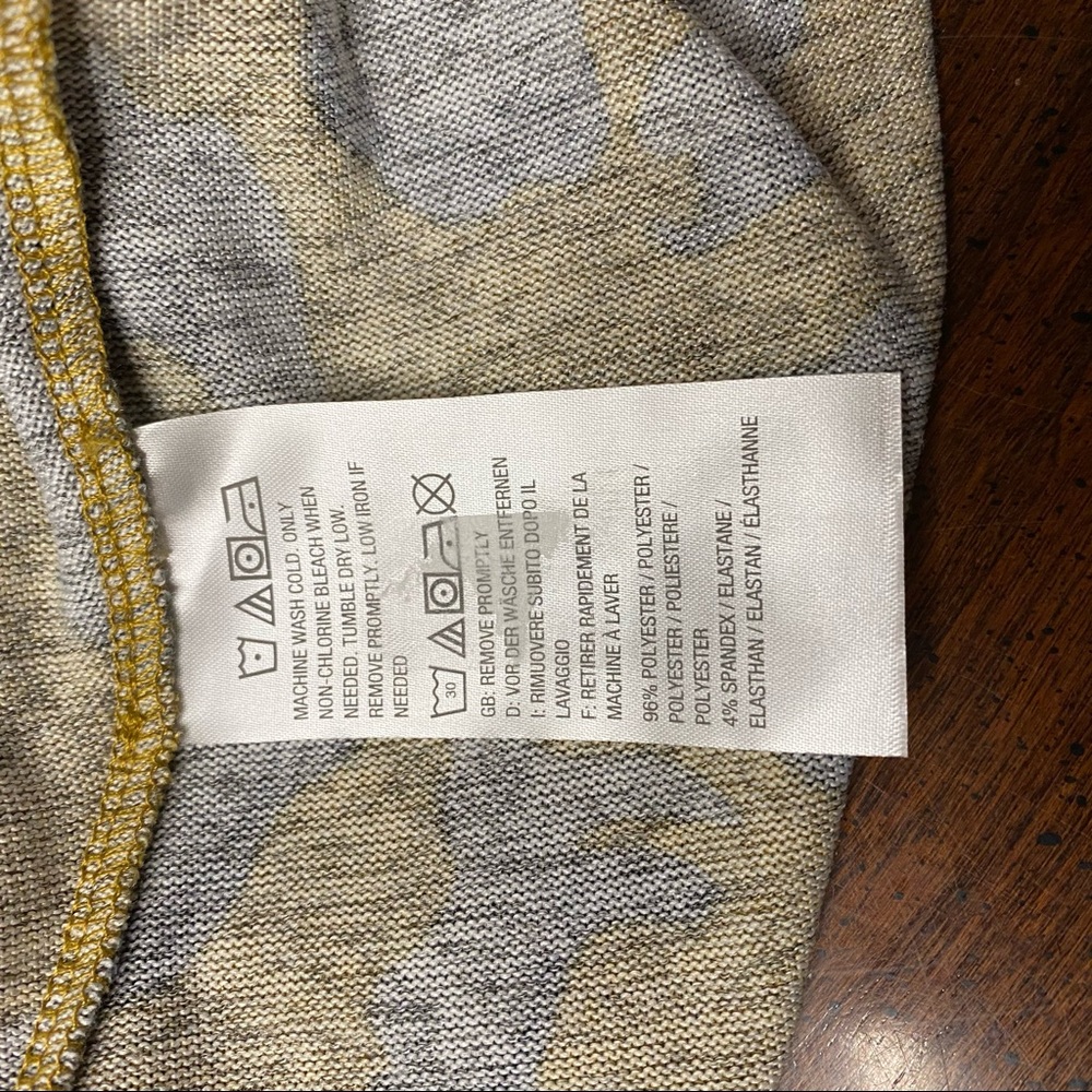 LOGO Printed Asymmetric Hem Sweaterknit Top - Picture 5 of 7